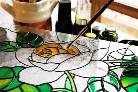 Can You Paint on Glass: Exploring the Boundaries of Artistic Expression